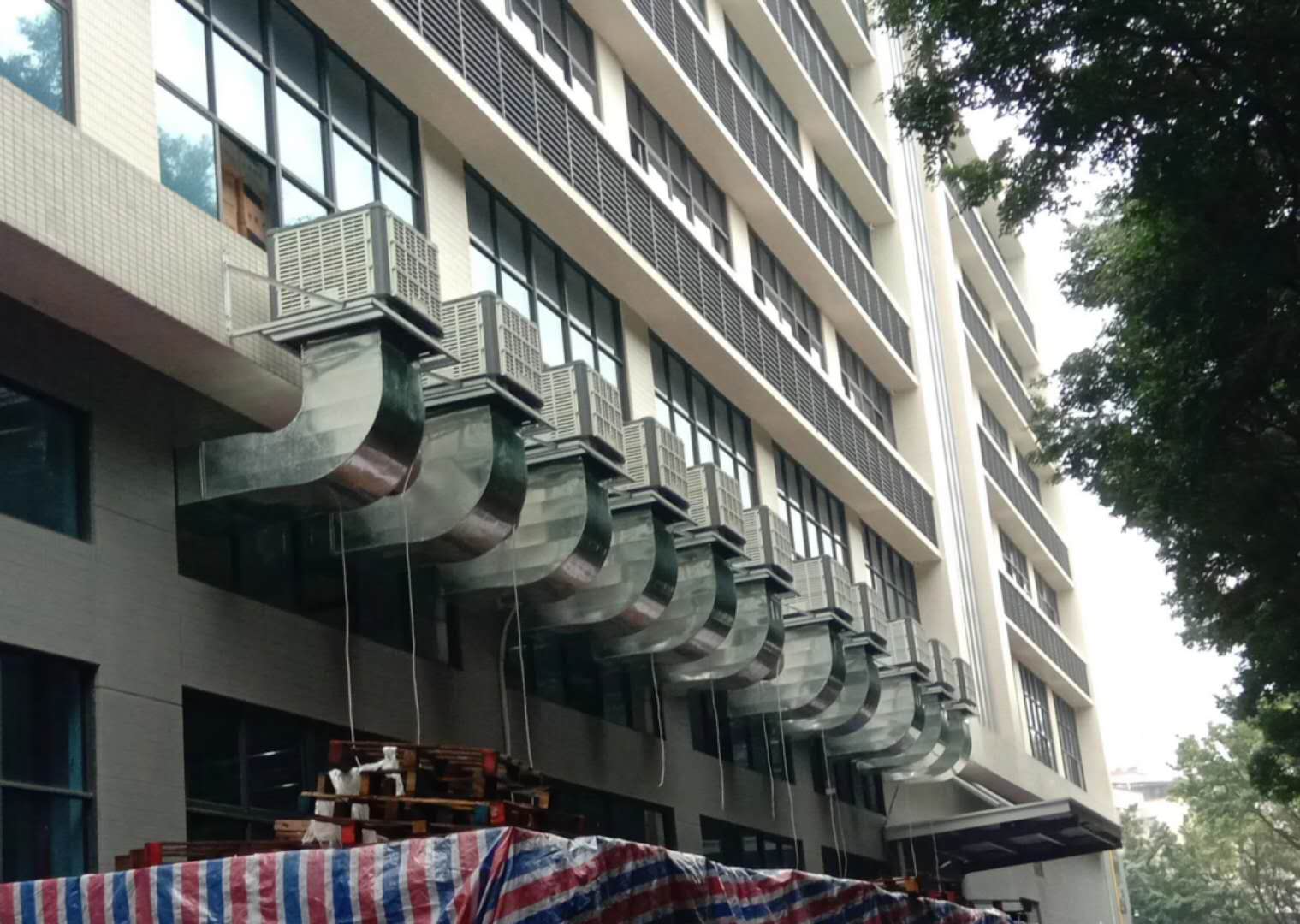 深圳環(huán)?？照{(diào)三伏天廠房降溫省錢省心